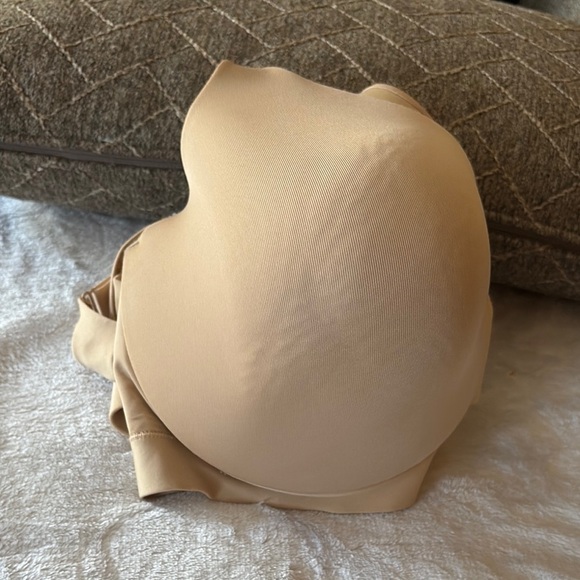 BNWOT Seamless Tan Bra by Cacique - Picture 9 of 9